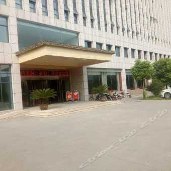 携程酒店 金湖渔枫国际大饭店预订 金湖渔枫国际大饭店价格 点评 电话 地址查询
